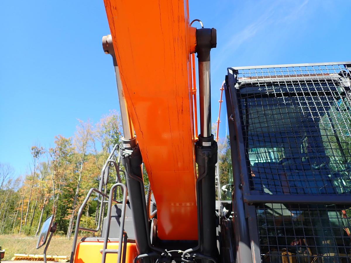 Used 2019 Doosan DX210WMH-5 Wheeled Excavator Material Handler