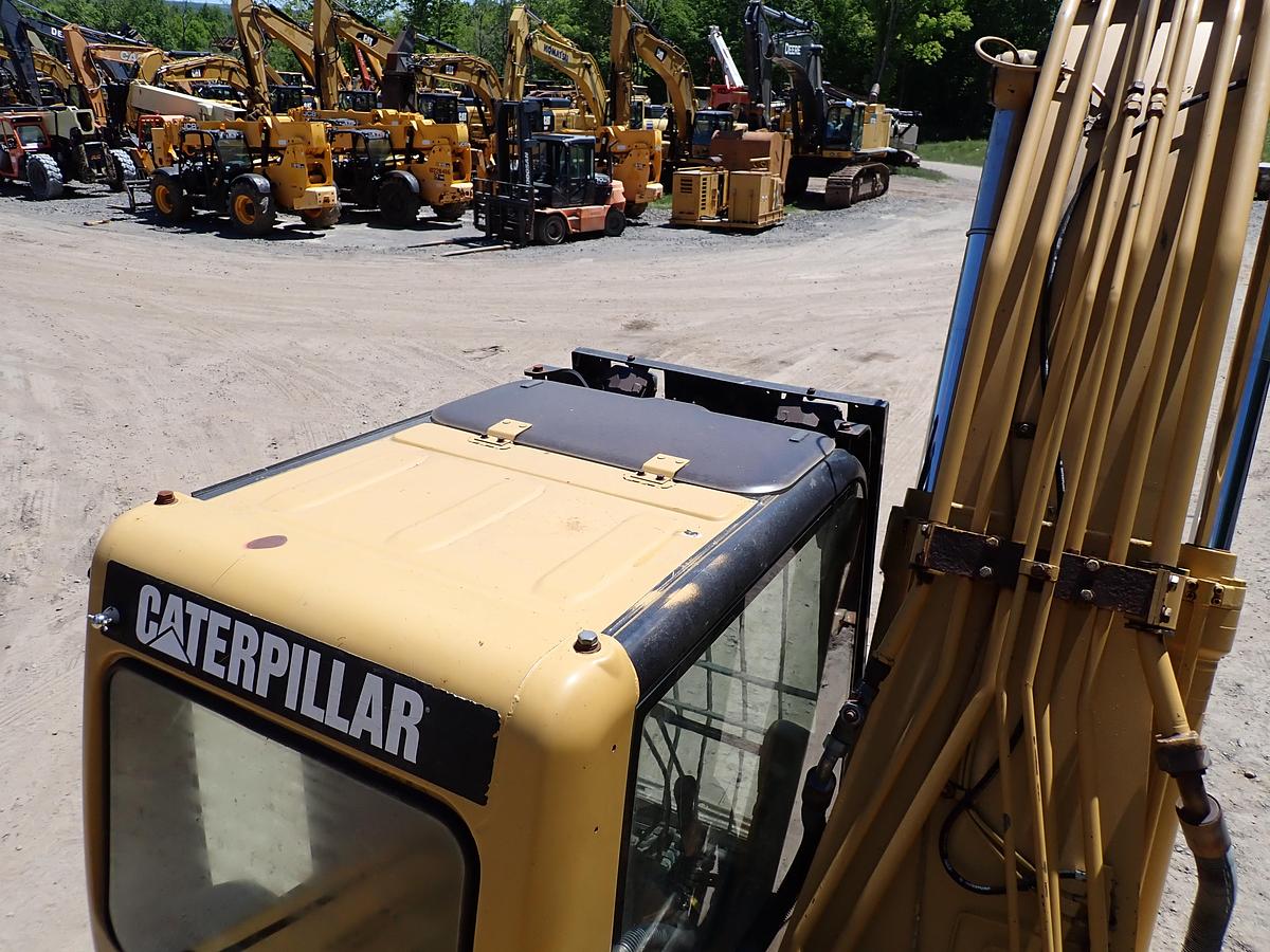 Used 2006 CAT 320CL