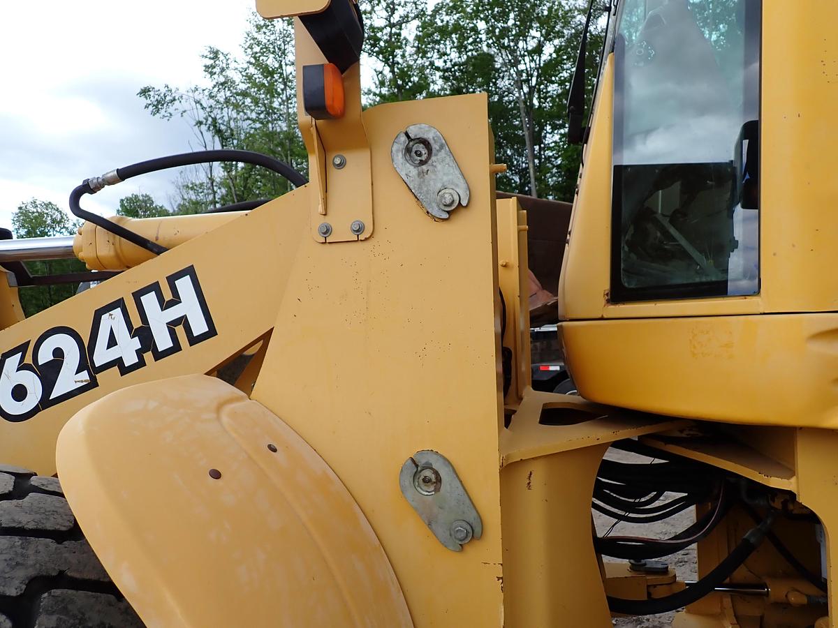 Used 2001 John Deere 624H Wheel Loader