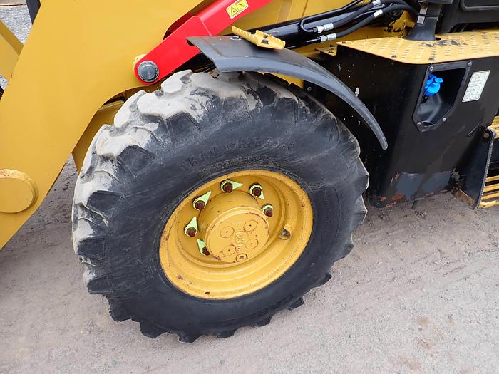 Used 2018 CAT 420F2 Loader Backhoe