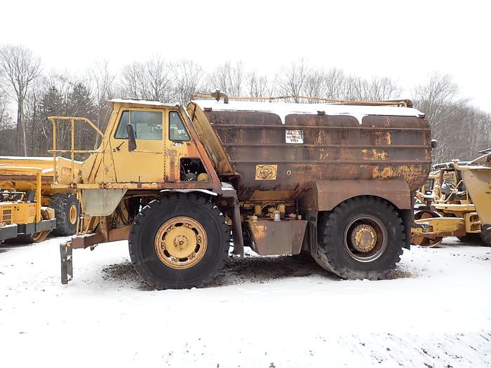 Used 1985 CAT 769C Rigid Frame Water Truck 8000 Gallon