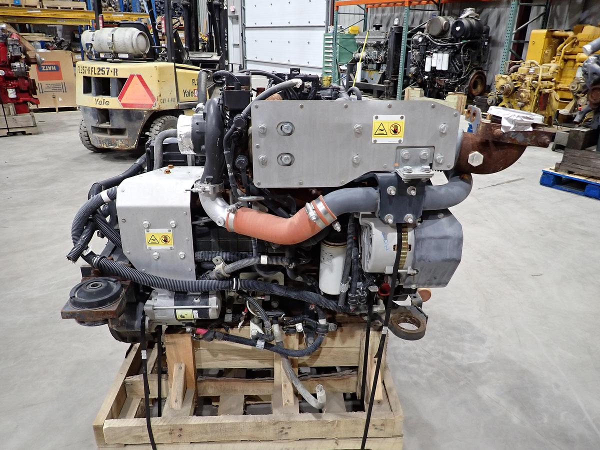 Used 2016 Komatsu SAA6D107E-3 Diesel Engine PC210LC-11 EXCAVATOR