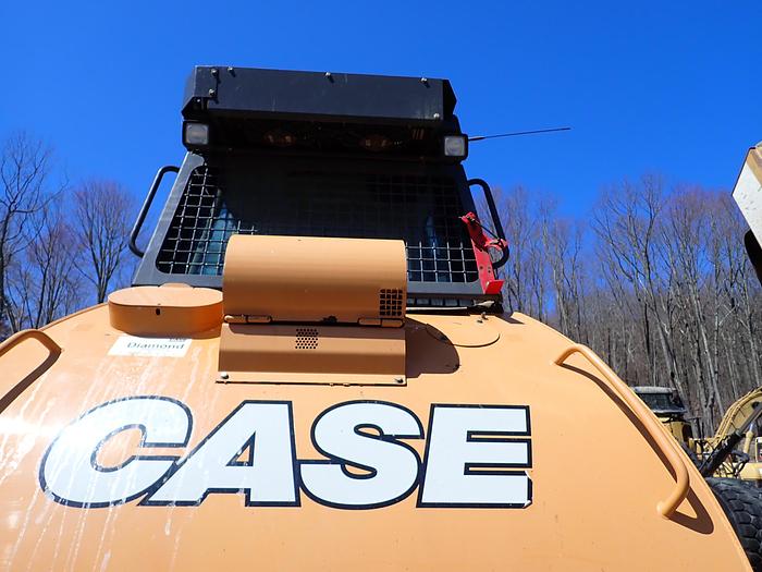 Used 2019 Case 2050M LGP