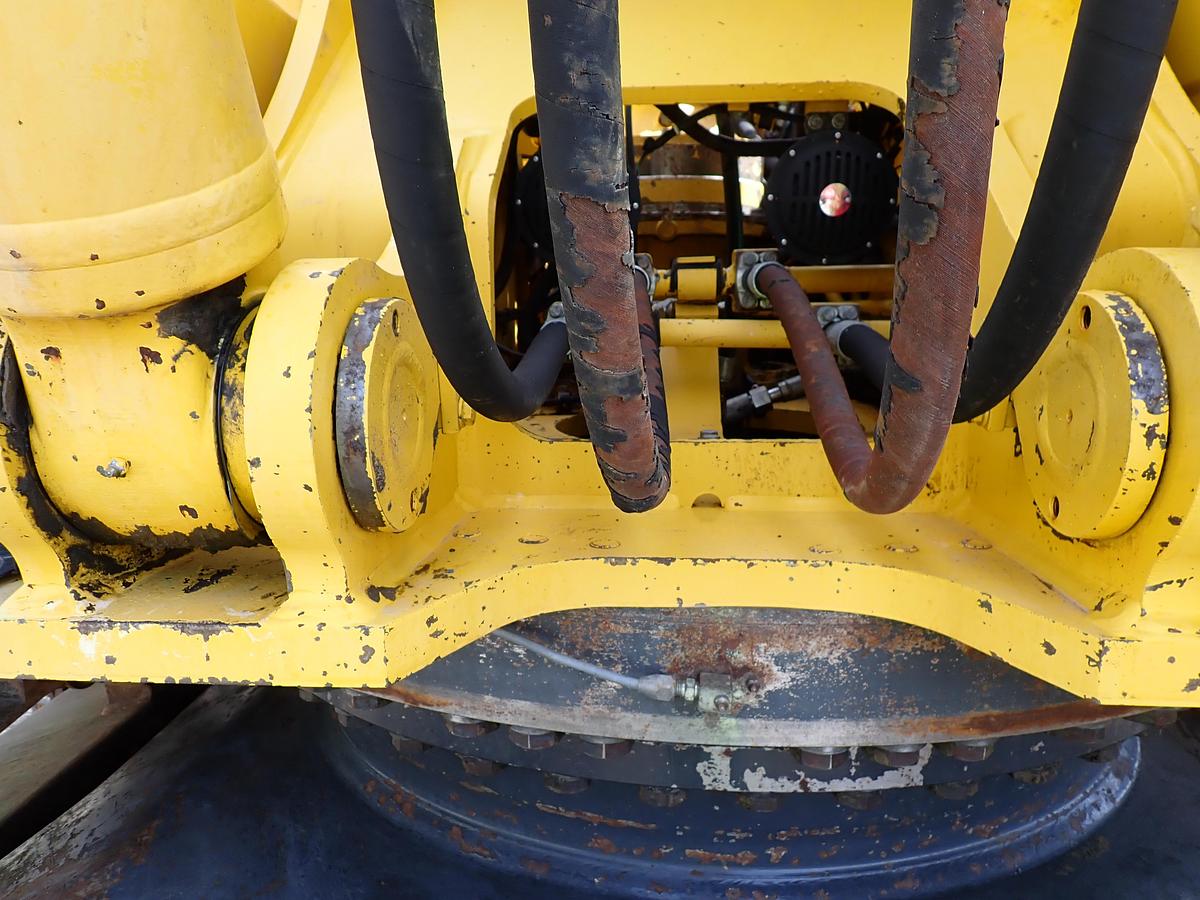 Used 2013 Komatsu PC490LC-10 Excavator 
