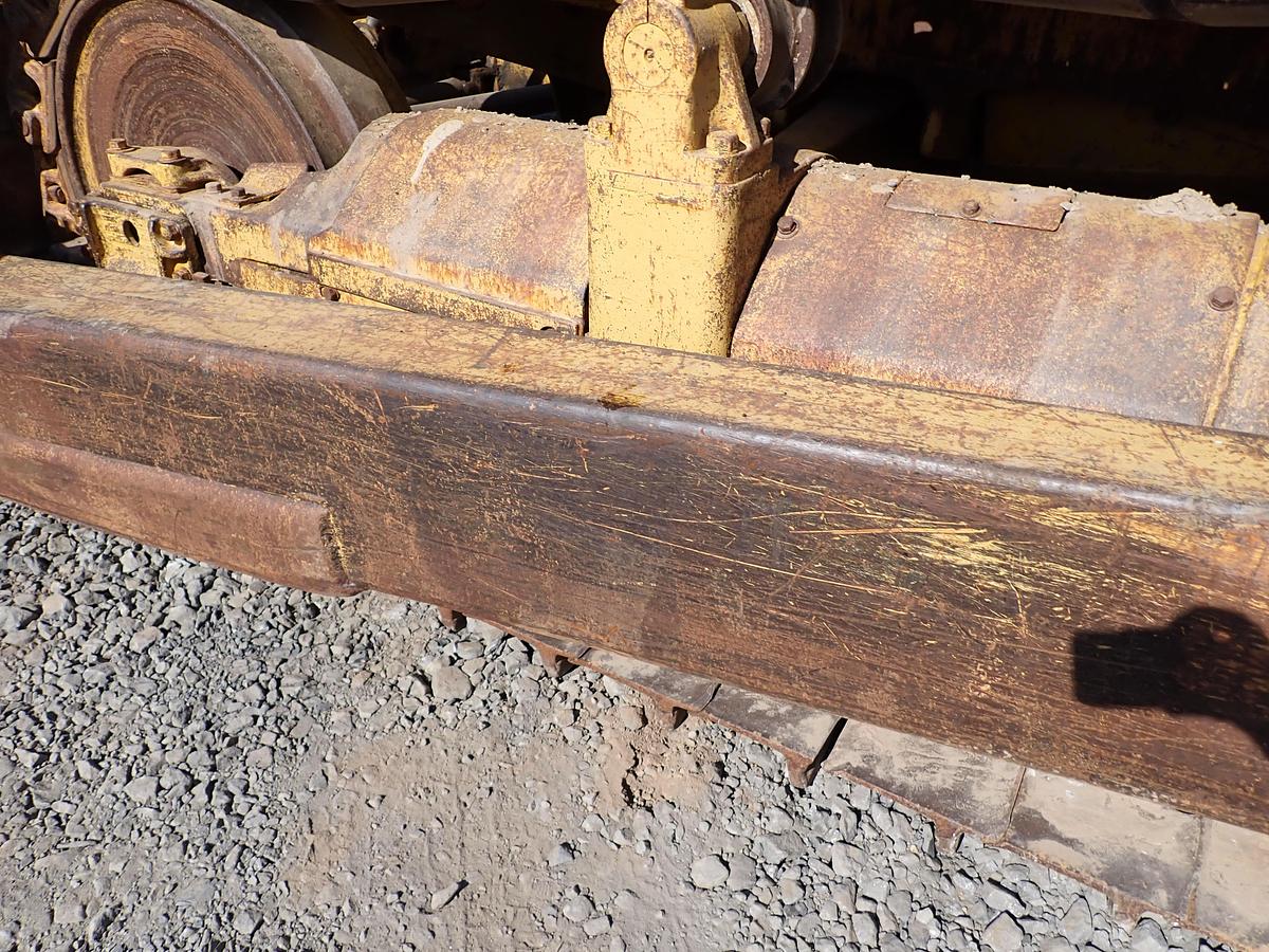Used 1971 CAT D8H Crawler Dozer w/ RIPPER!