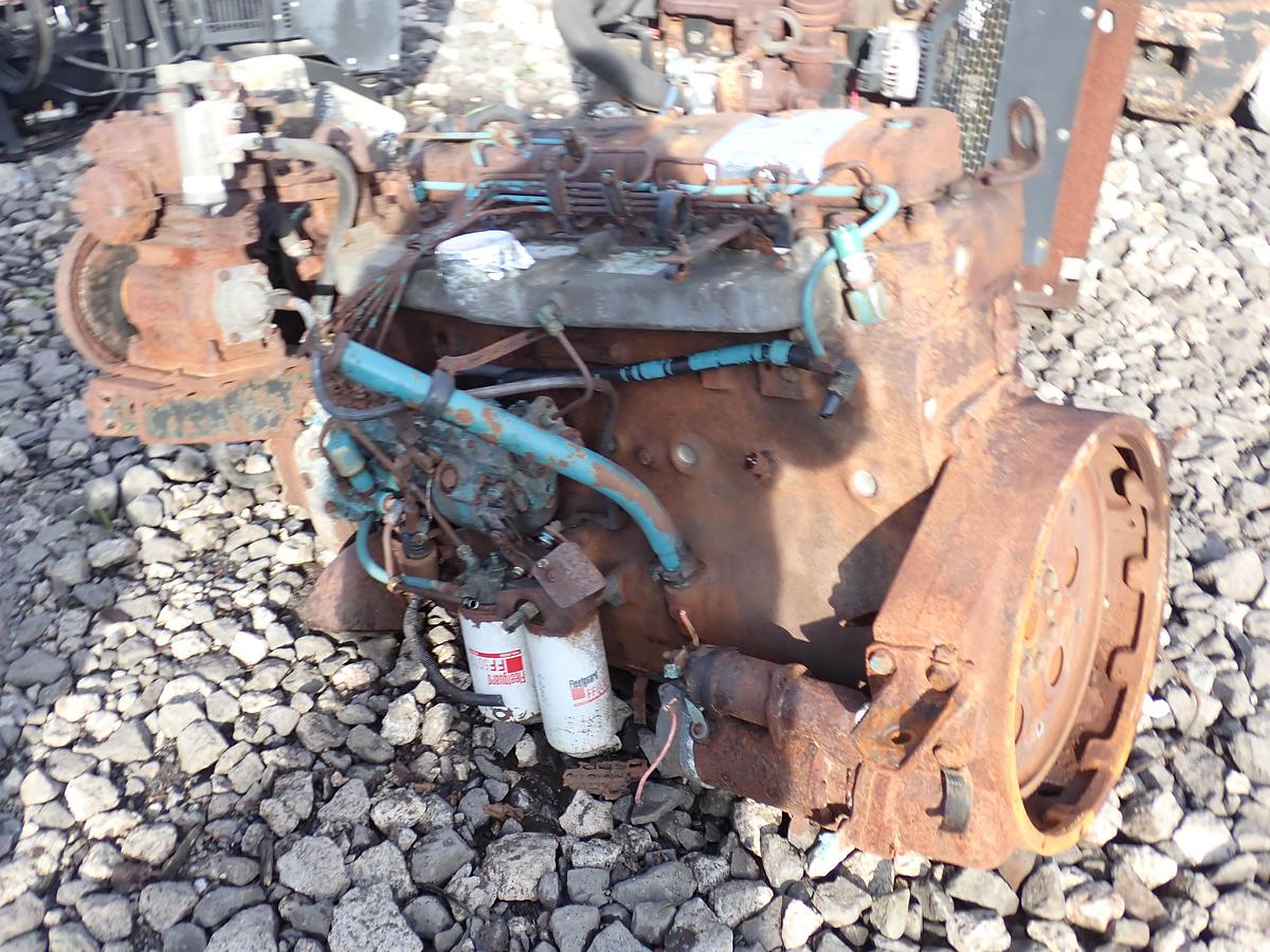 Used 1992 International DT466 Turbo Diesel Engine 230 HP