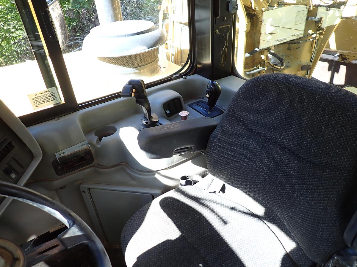 Used 2004 CAT 621G Motor Scraper