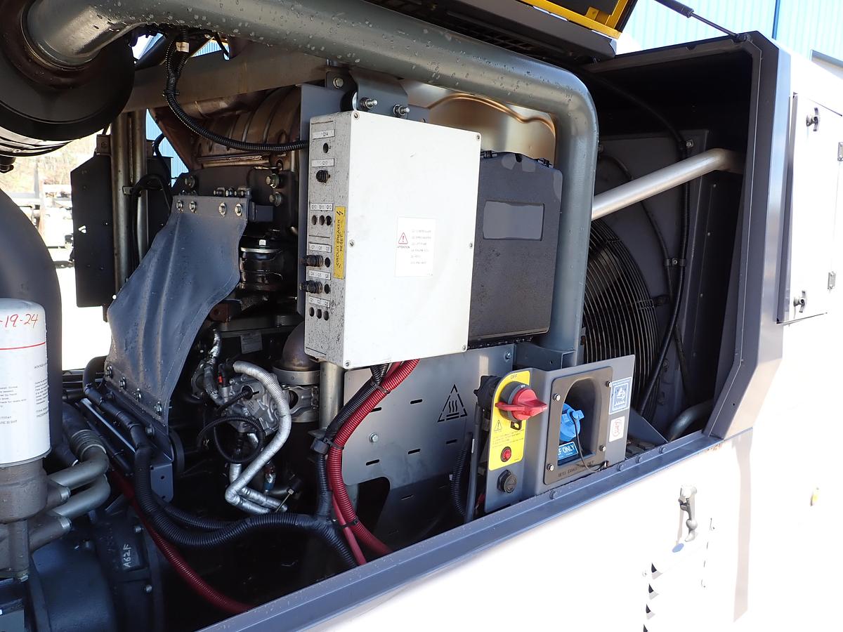 Used 2020 Atlas Copco XAS950 PD8 950 CFM Air Compressor