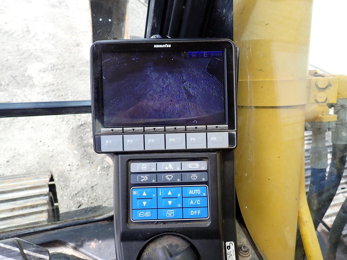 Used 2013 Komatsu PC490LC-10 Excavator 