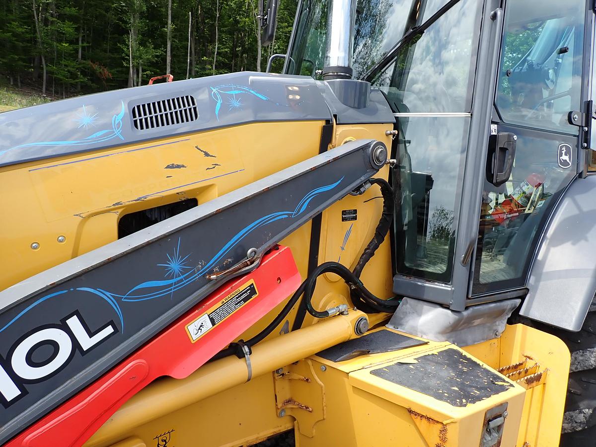 Used 2018 John Deere 410L Loader Backhoe LOADED! Q/C FORKS EXTENDAHOE