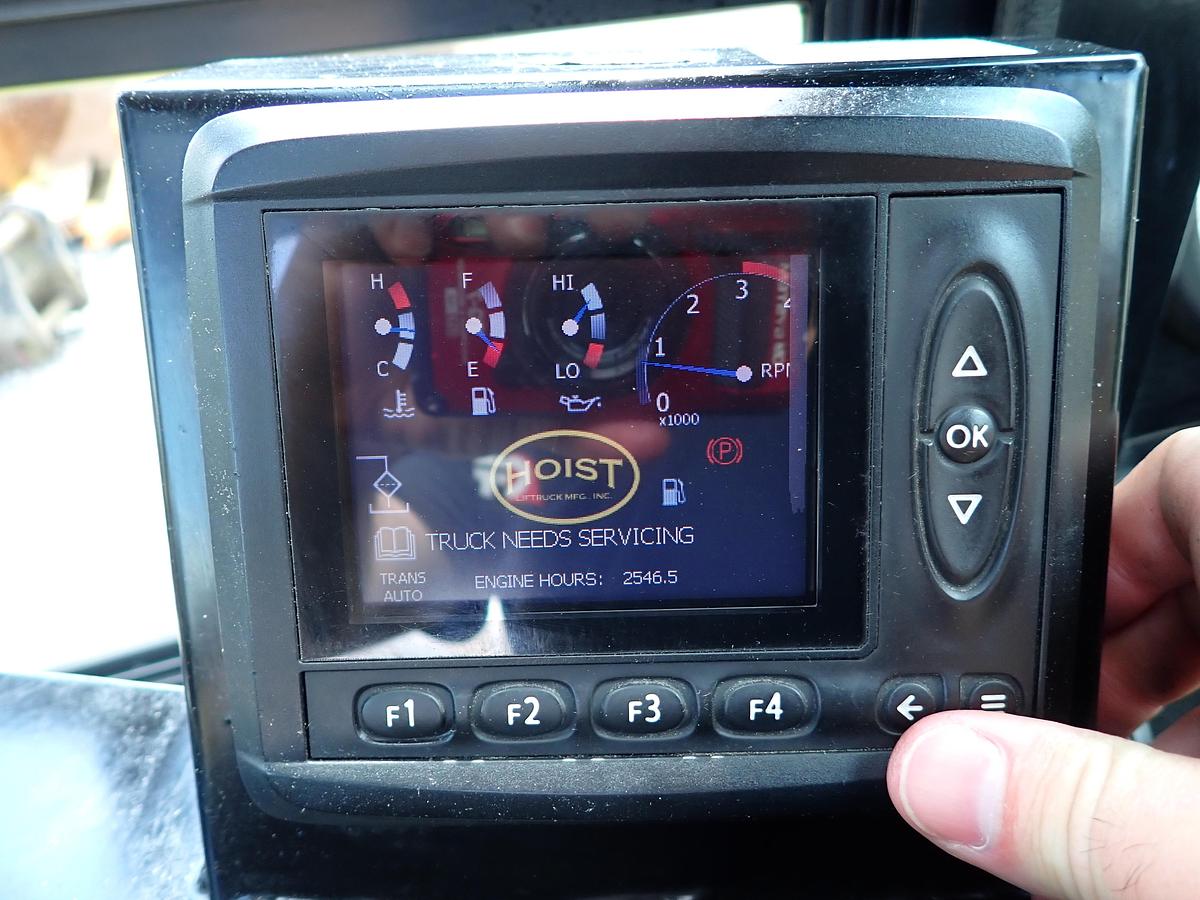 Used 2015 Hoist P300 30,000 Lb Forklift LOW HOURS!