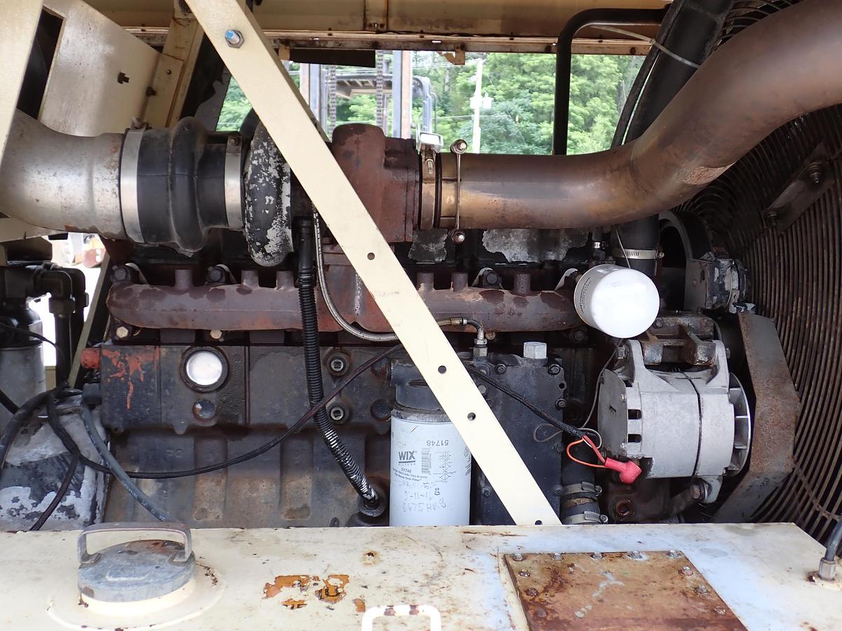 Used 1999 Ingersoll Rand XP825WCU 825 CFM Air Compressor
