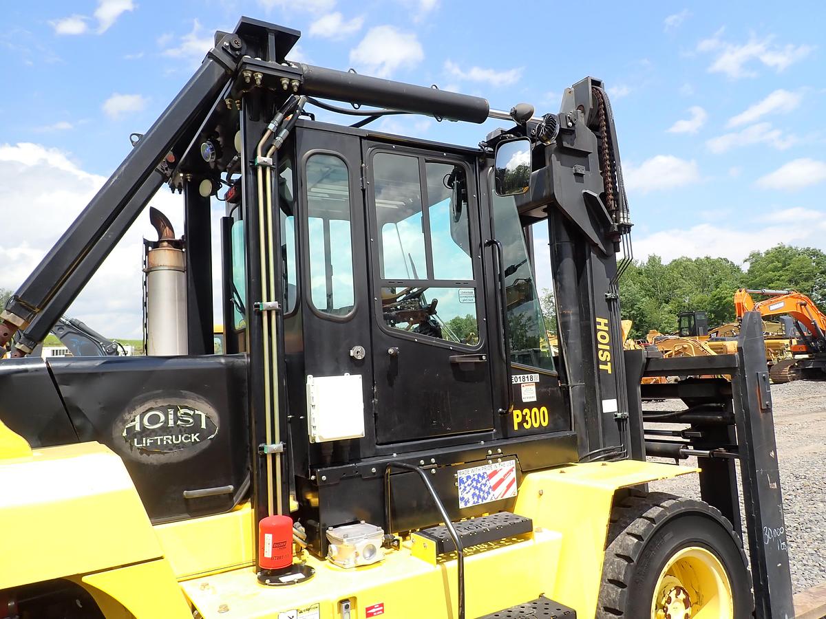 Used 2015 Hoist P300 30,000 Lb Forklift LOW HOURS!