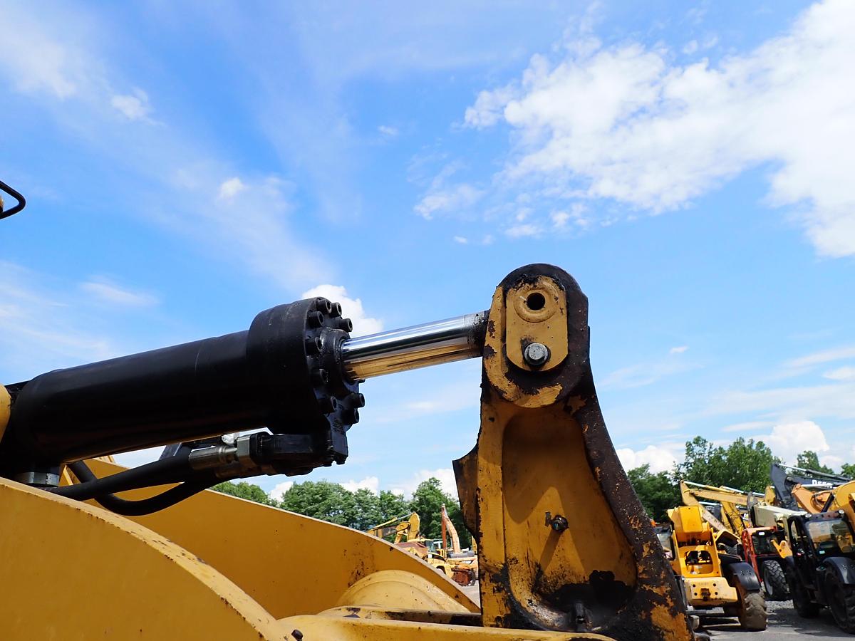 Used 2018 CAT 972M Wheel Loader