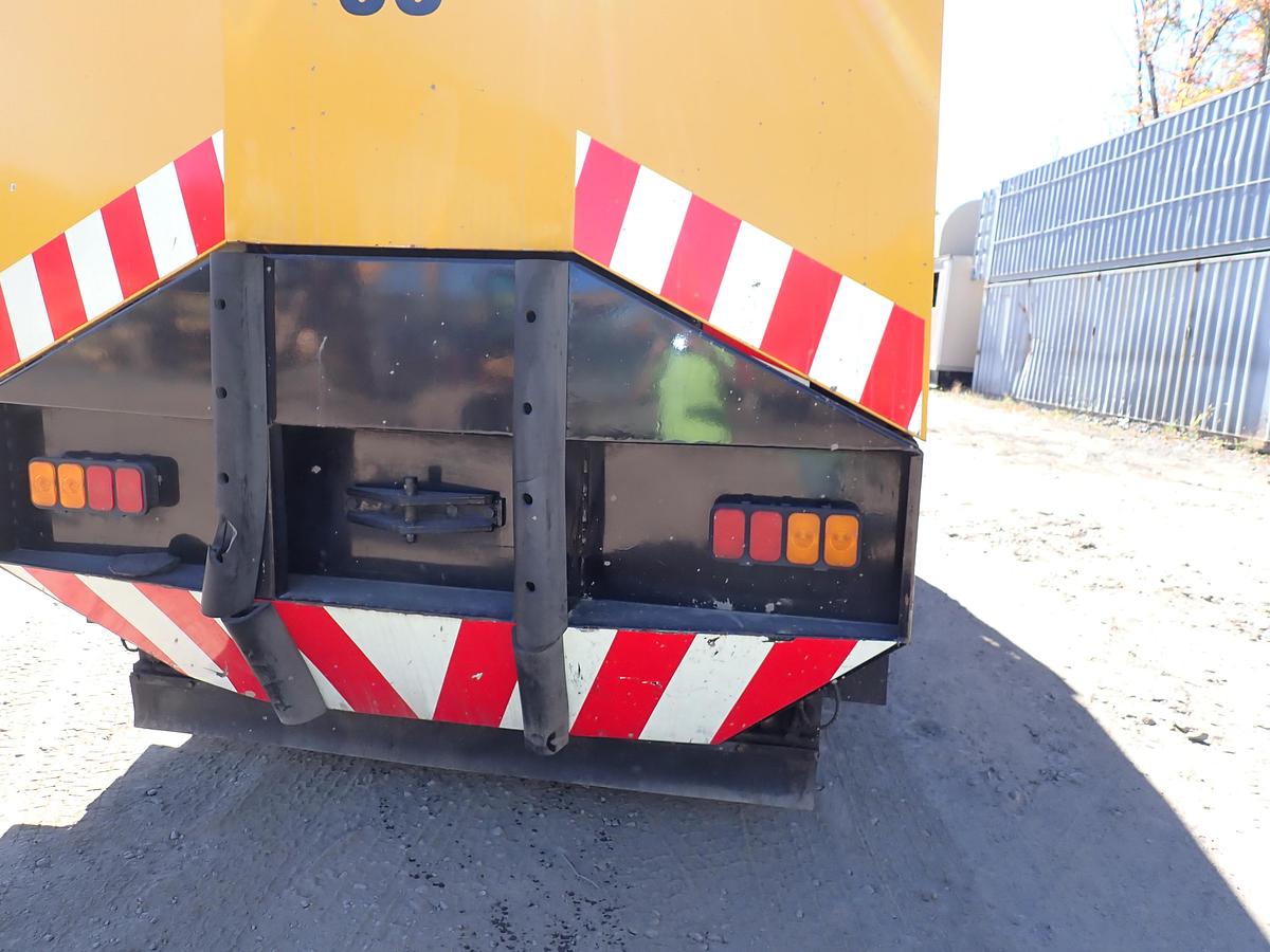 Used 2001 Vammas PSB 5500H Airport Runway Sweeper 
