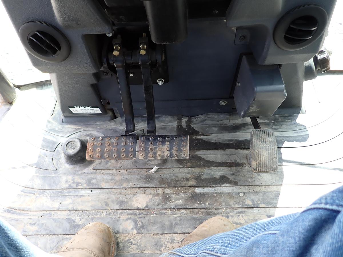 Used 2018 John Deere 410L Loader Backhoe LOADED! Q/C FORKS EXTENDAHOE