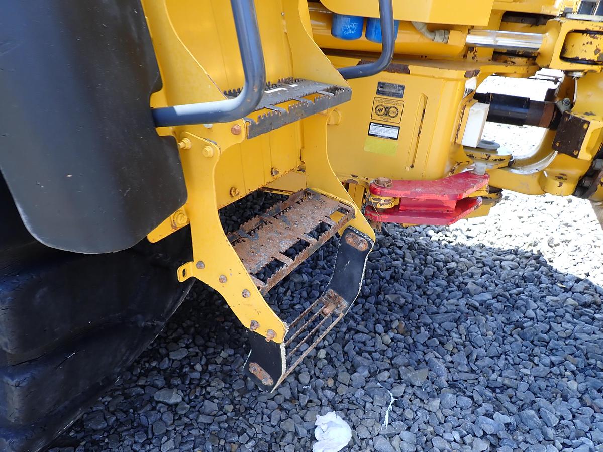 Used 2015 John Deere 460E Articulated Water Truck 9000 GALLON