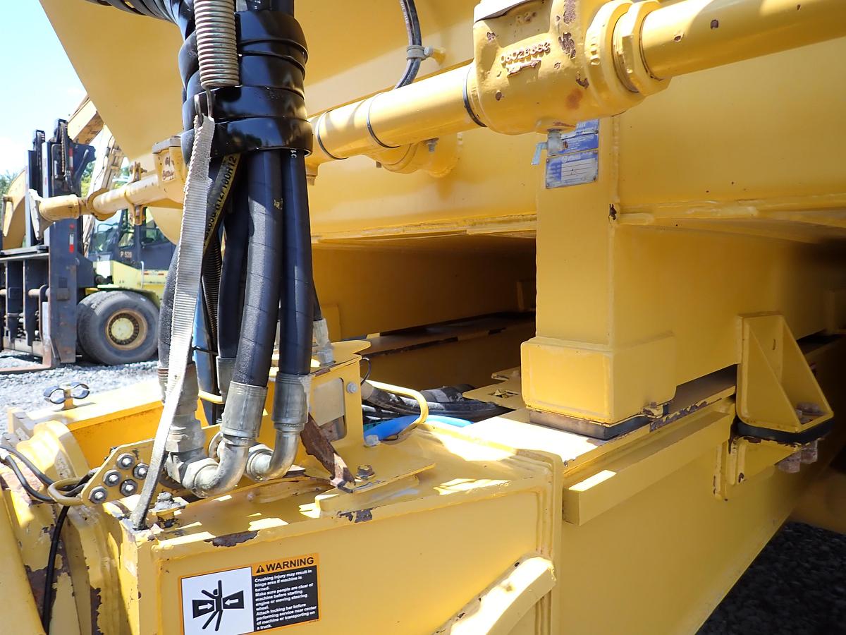 Used 2015 John Deere 460E Articulated Water Truck 9000 GALLON