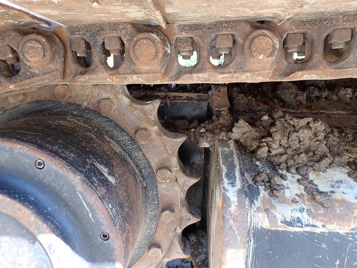 Used 2022 CAT 326