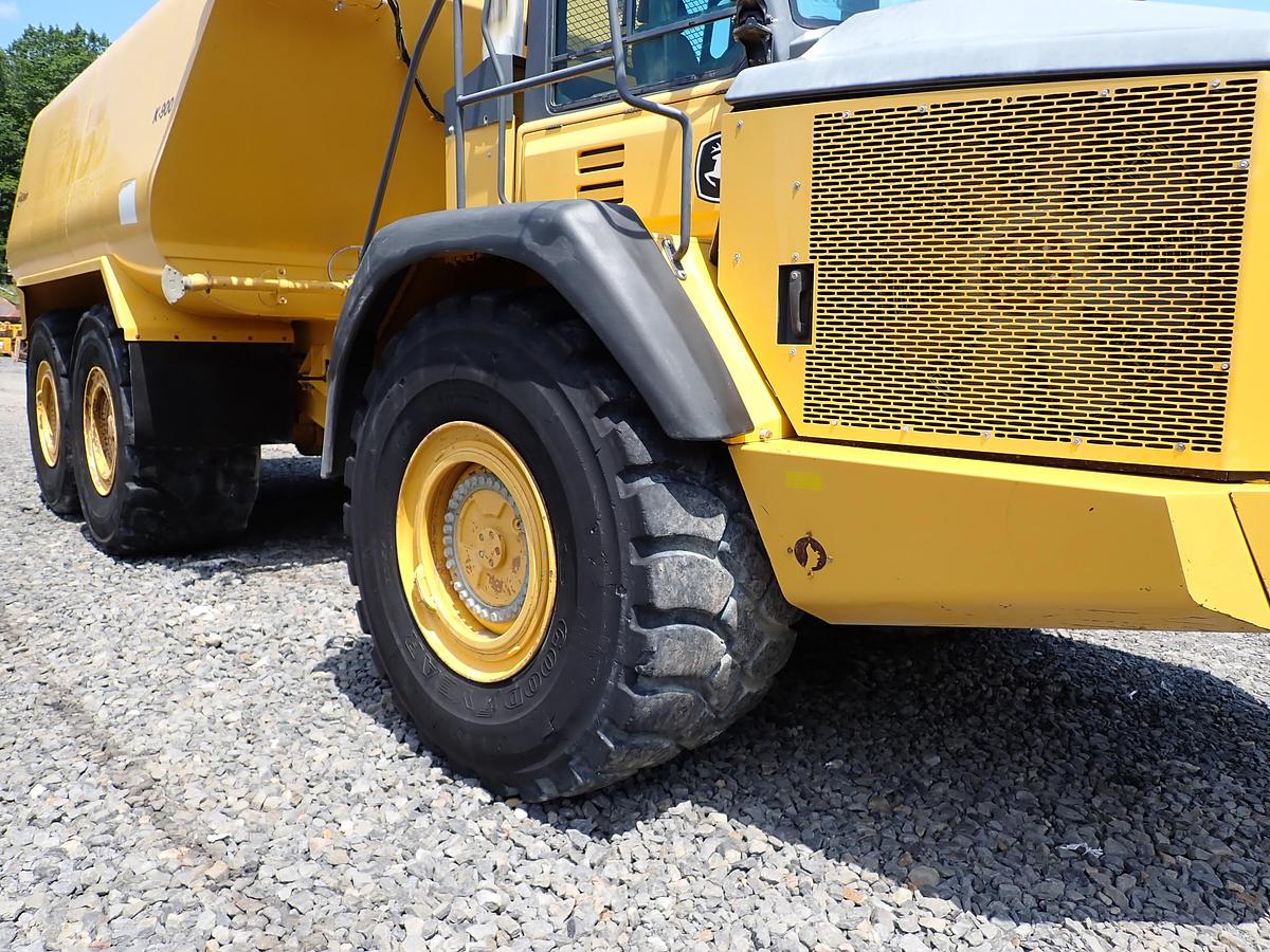 Used 2015 John Deere 460E Articulated Water Truck 9000 GALLON