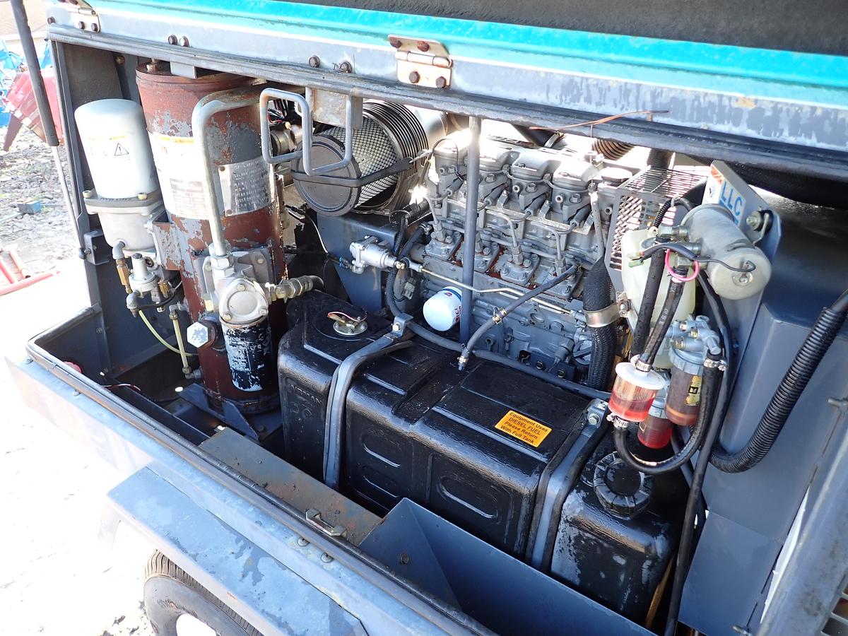 Used 2002 Airman PDS185S 185 CFM Air Compressor