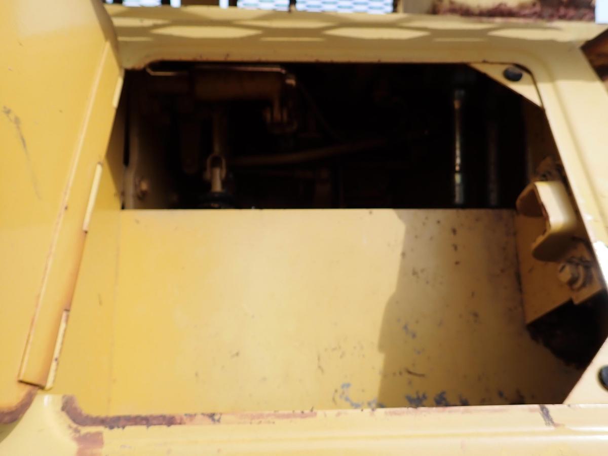 Used 1986 CAT D4H LGP Crawler Dozer DIRECT DRIVE W/ WINCH 2200 HOURS!