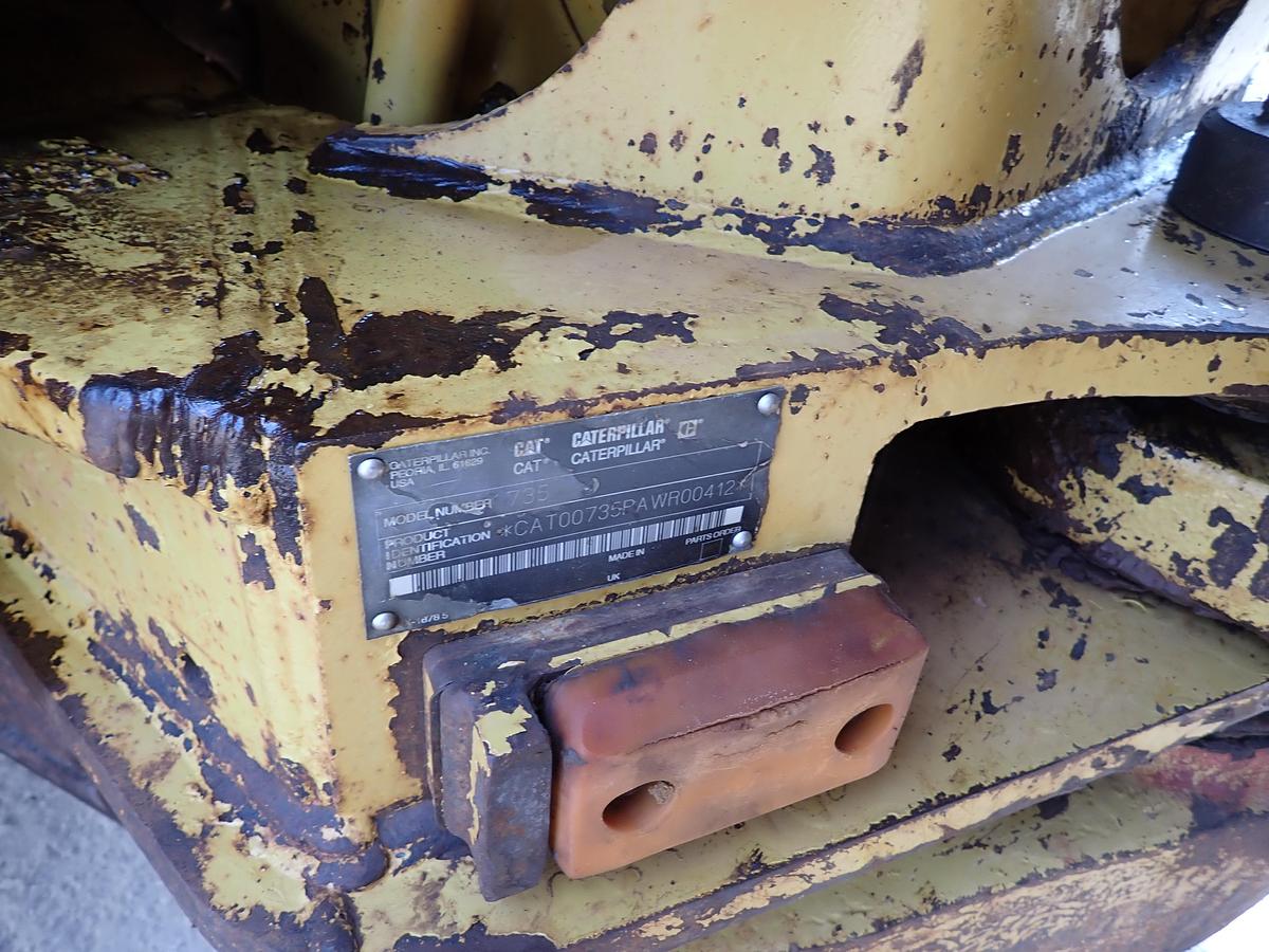 Used 2003 CAT 735