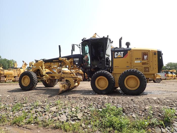 Used 2015 CAT 120M2 AWD