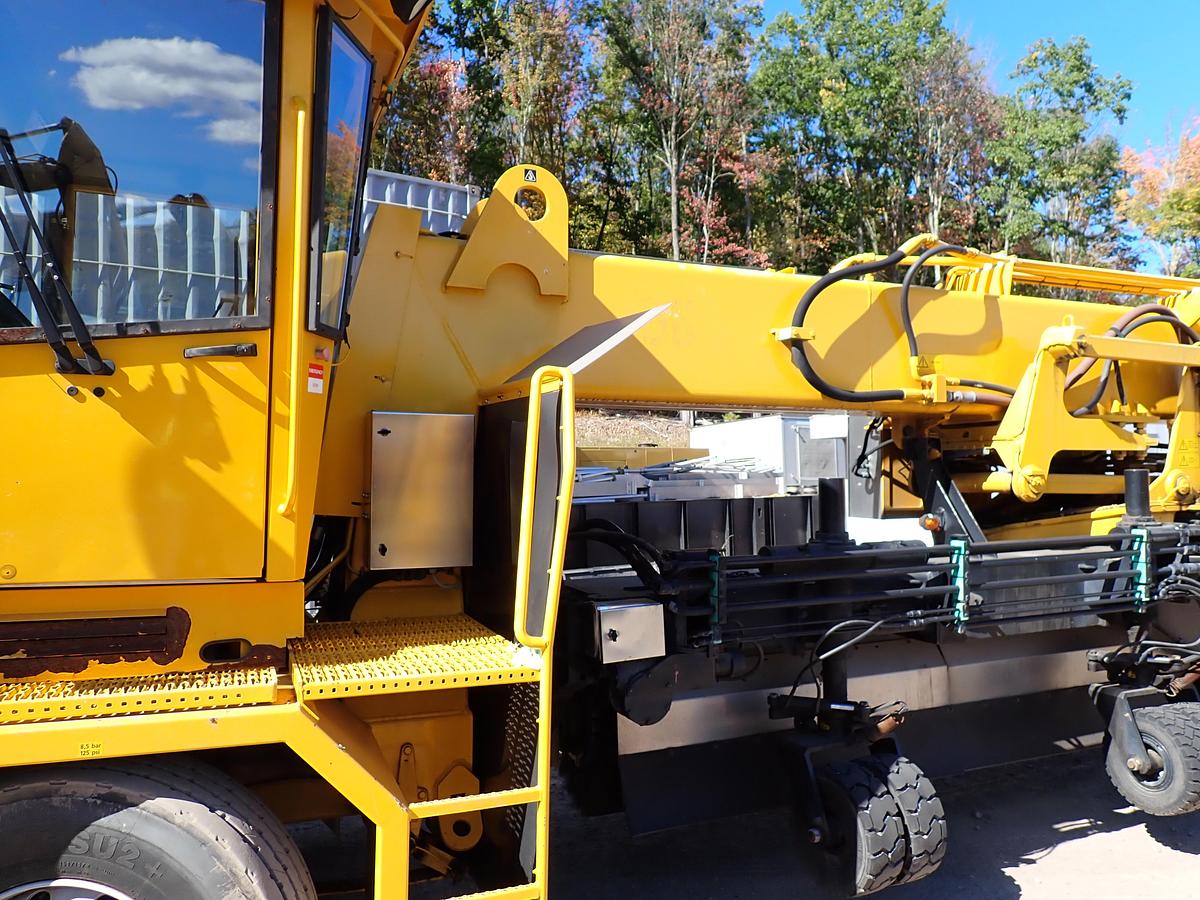 Used 2001 Vammas PSB 5500H Airport Runway Sweeper 