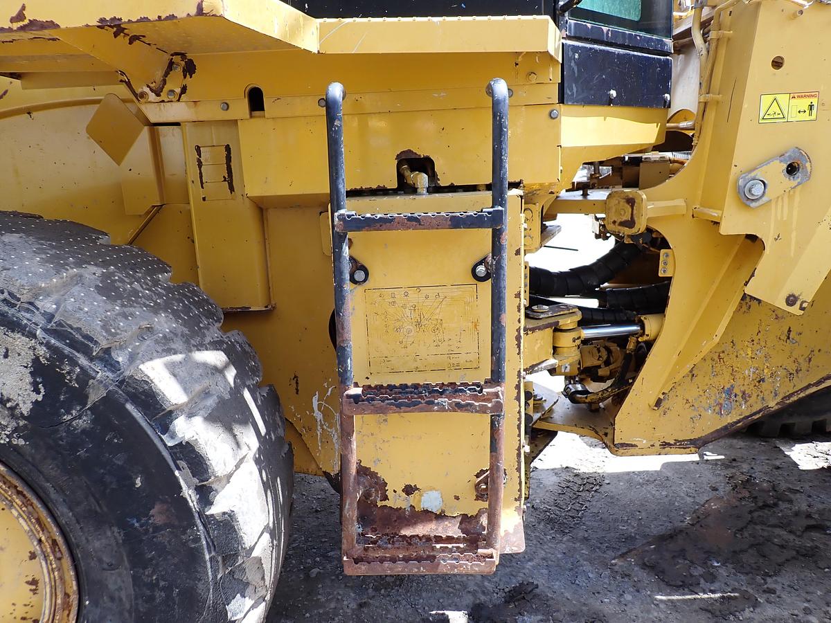 Used 2010 CAT 938H