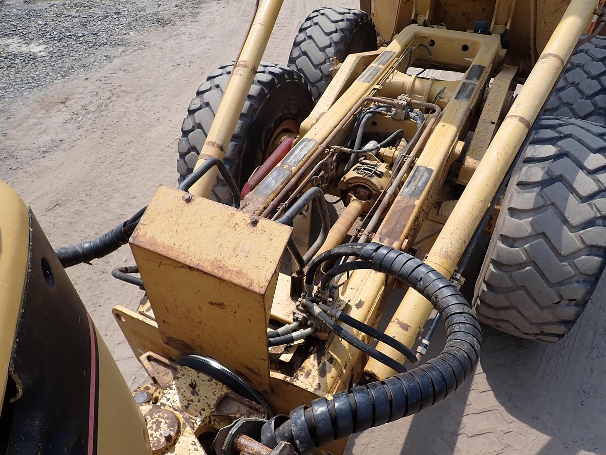 Used 2003 CAT 735