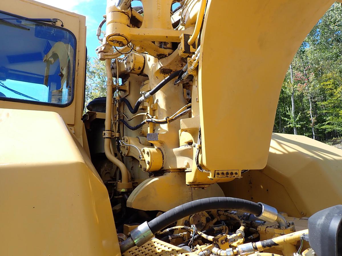 Used 2004 CAT 621G Motor Scraper