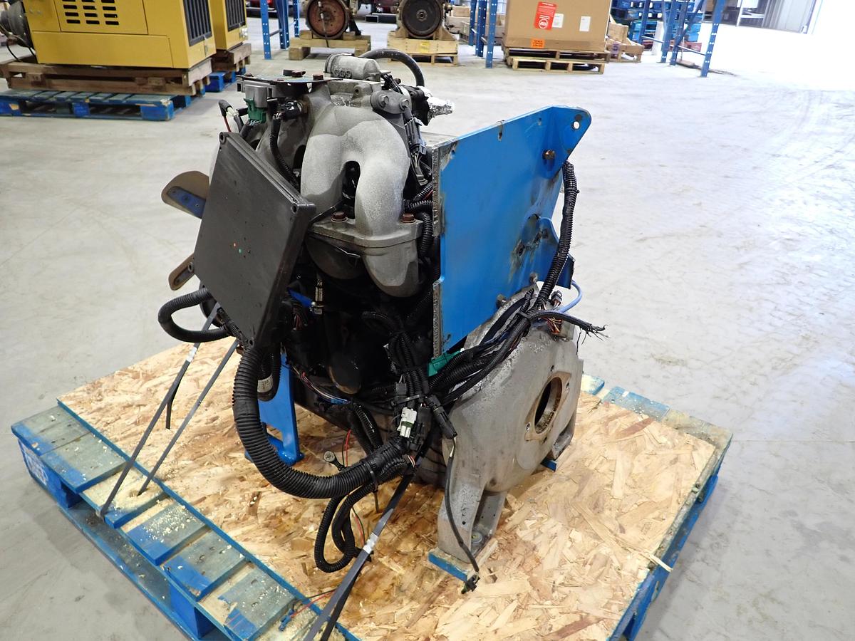 Used 2005 Ford LRG425 Gas Engine
