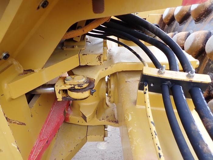 Used 2007 CAT CP-563E Padfoot Compactor