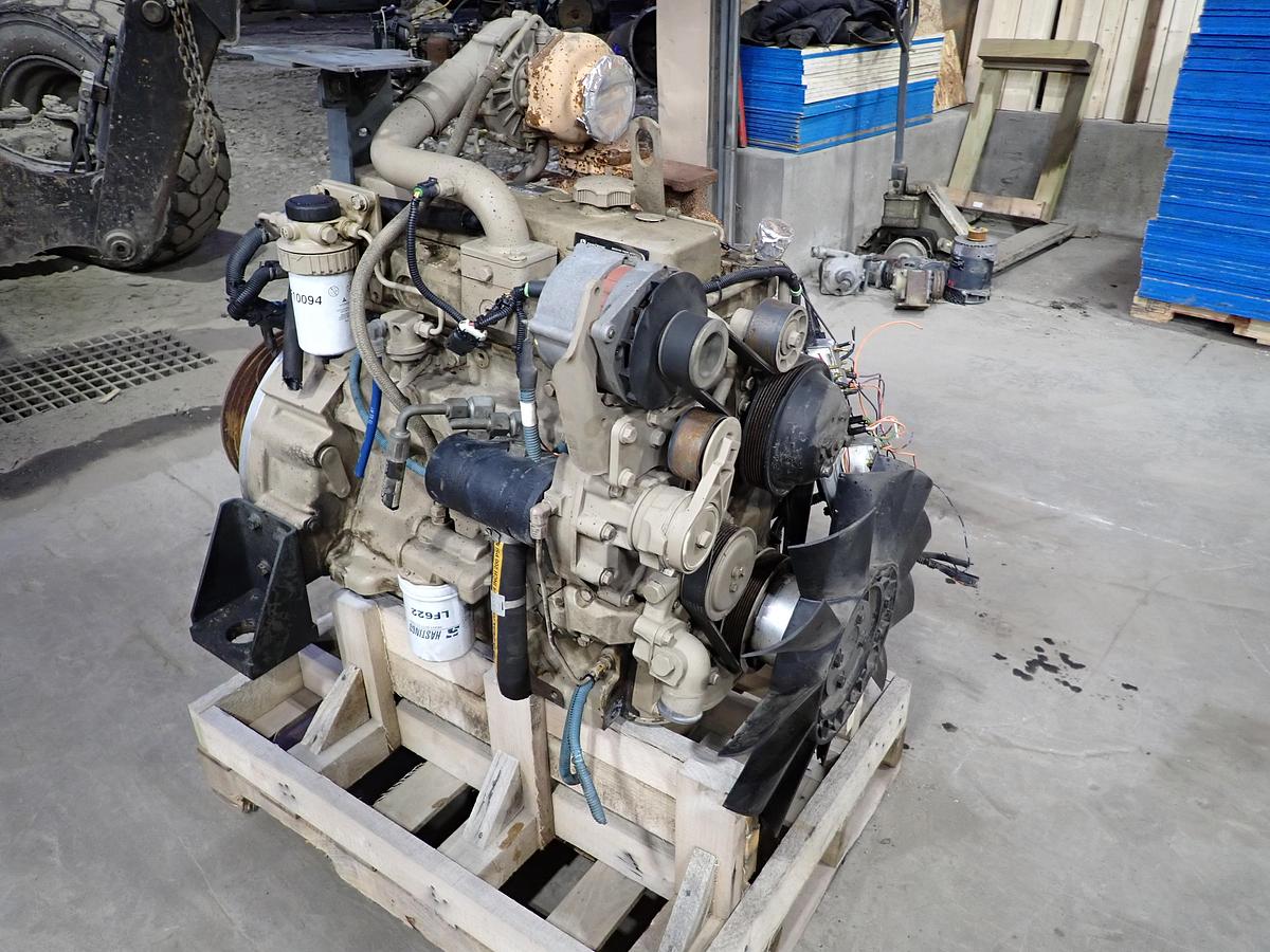 Used 2006 John Deere 4045TF275