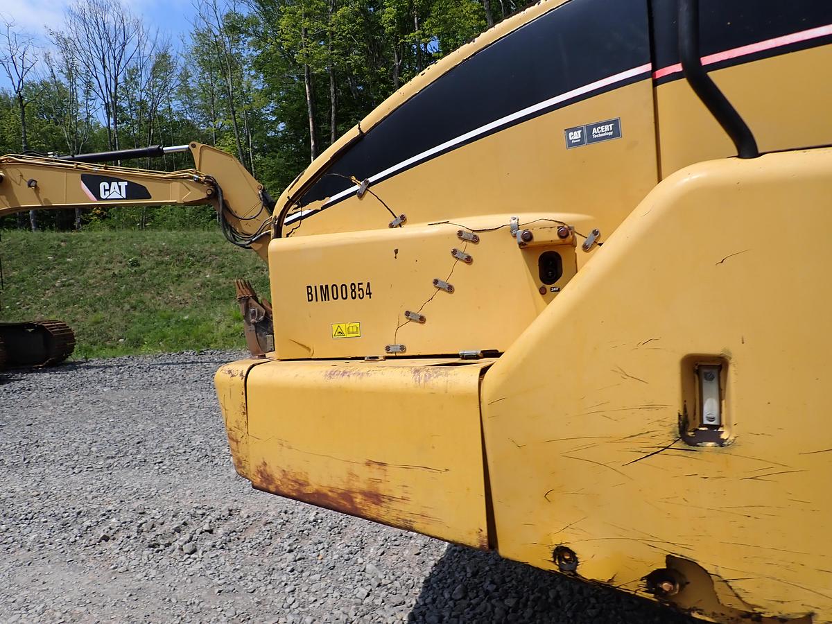 Used 2006 CAT 730