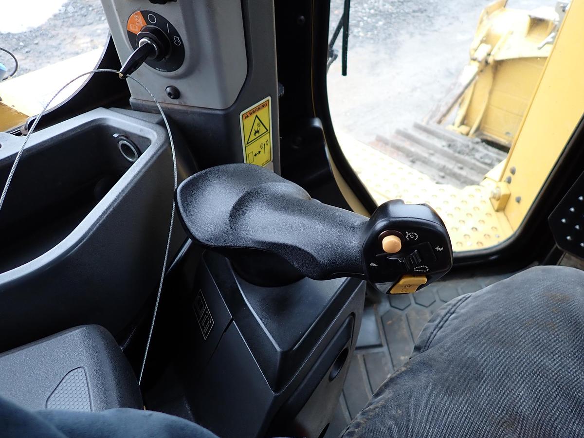 Used 2022 CAT D6 LGP Crawler Dozer 