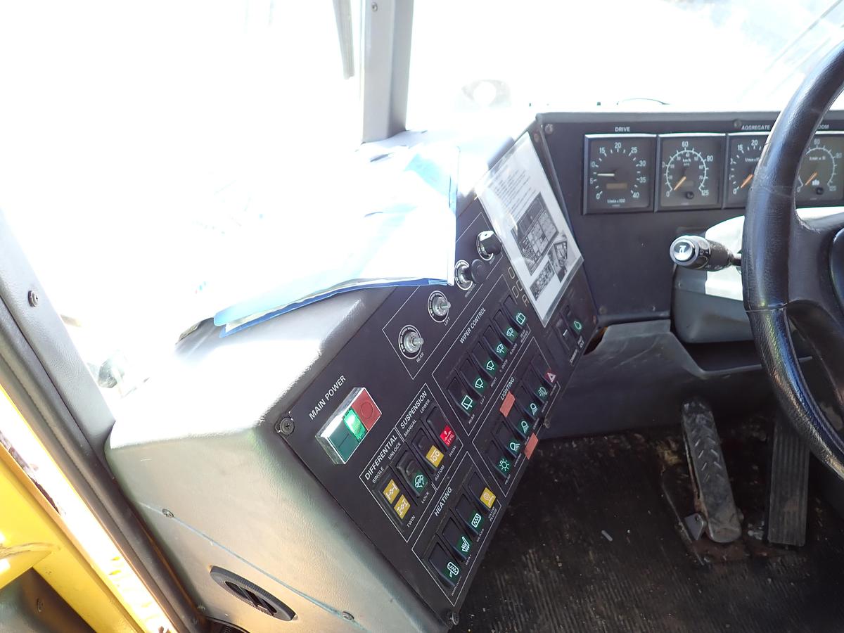 Used 2001 Vammas PSB 5500H Airport Runway Sweeper 
