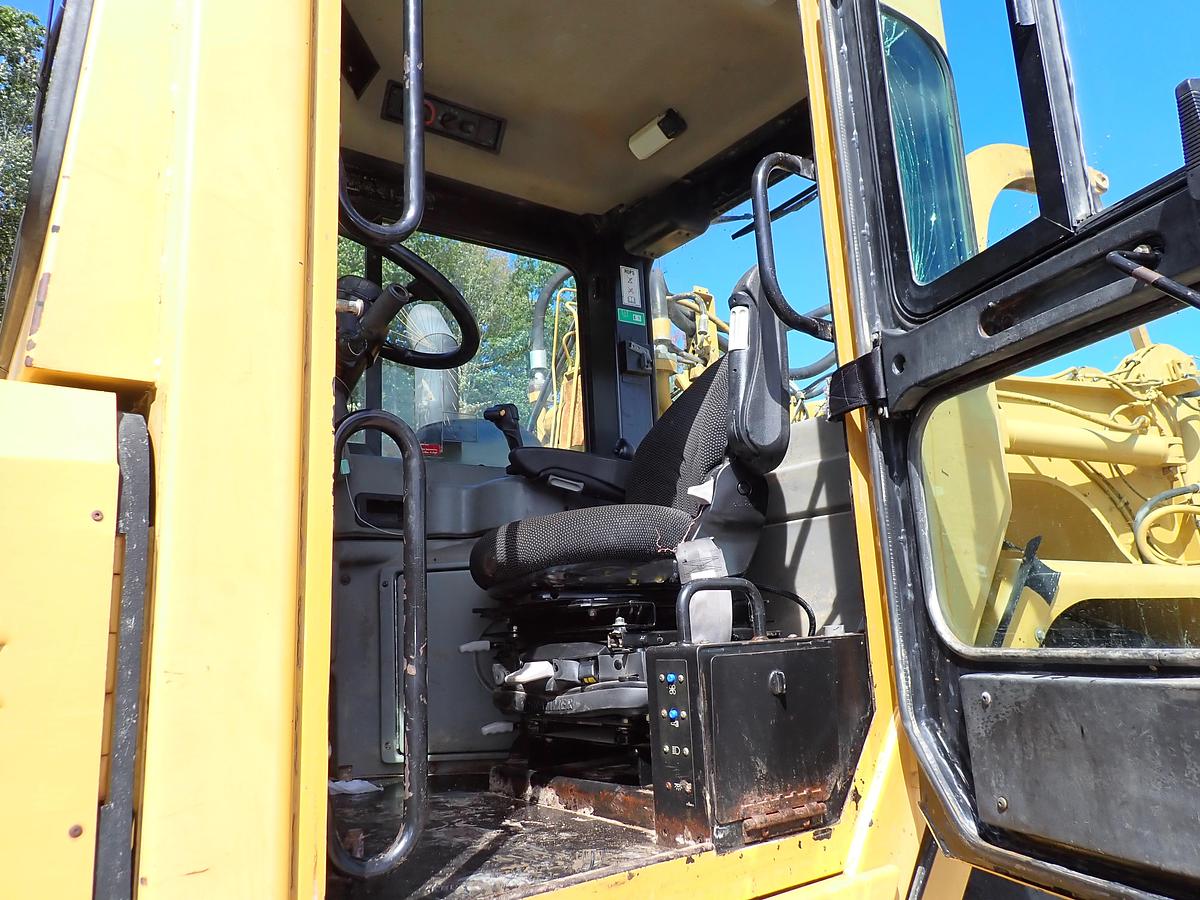 Used 2004 CAT 621G Motor Scraper