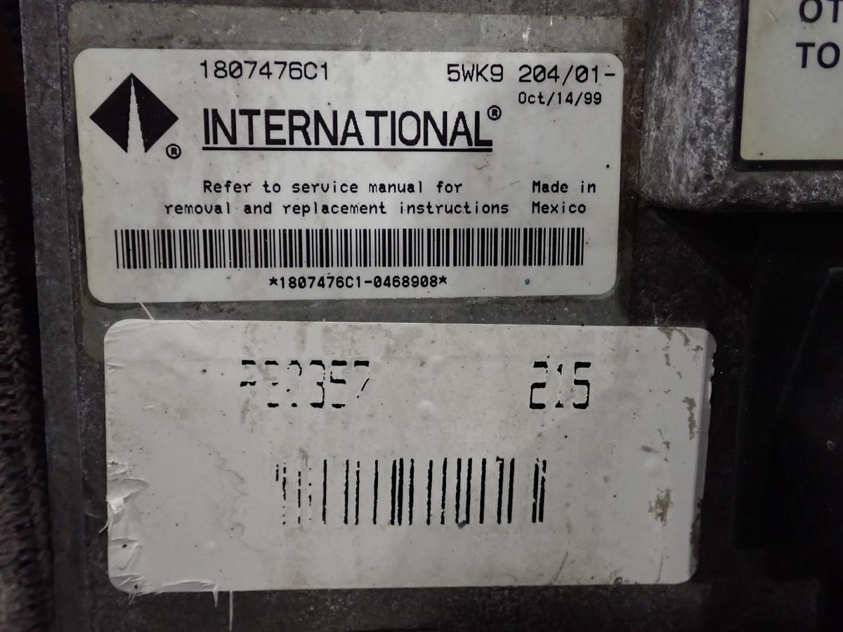 Used 2000 International DT466E HT
