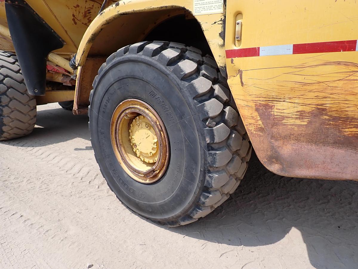 Used 2003 CAT 735