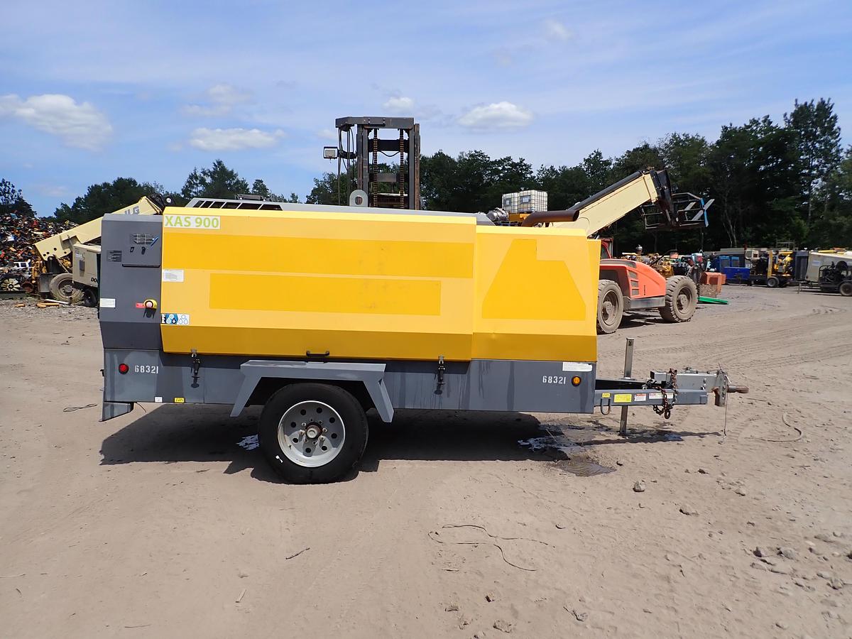 Used 2021 Atlas Copco XAS900 JD8 900 CFM Air Compressor