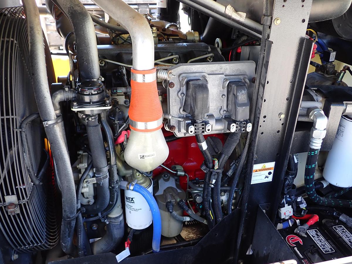 Used 2022 Doosan P425/HP375 Air Compressor 1528 HOURS