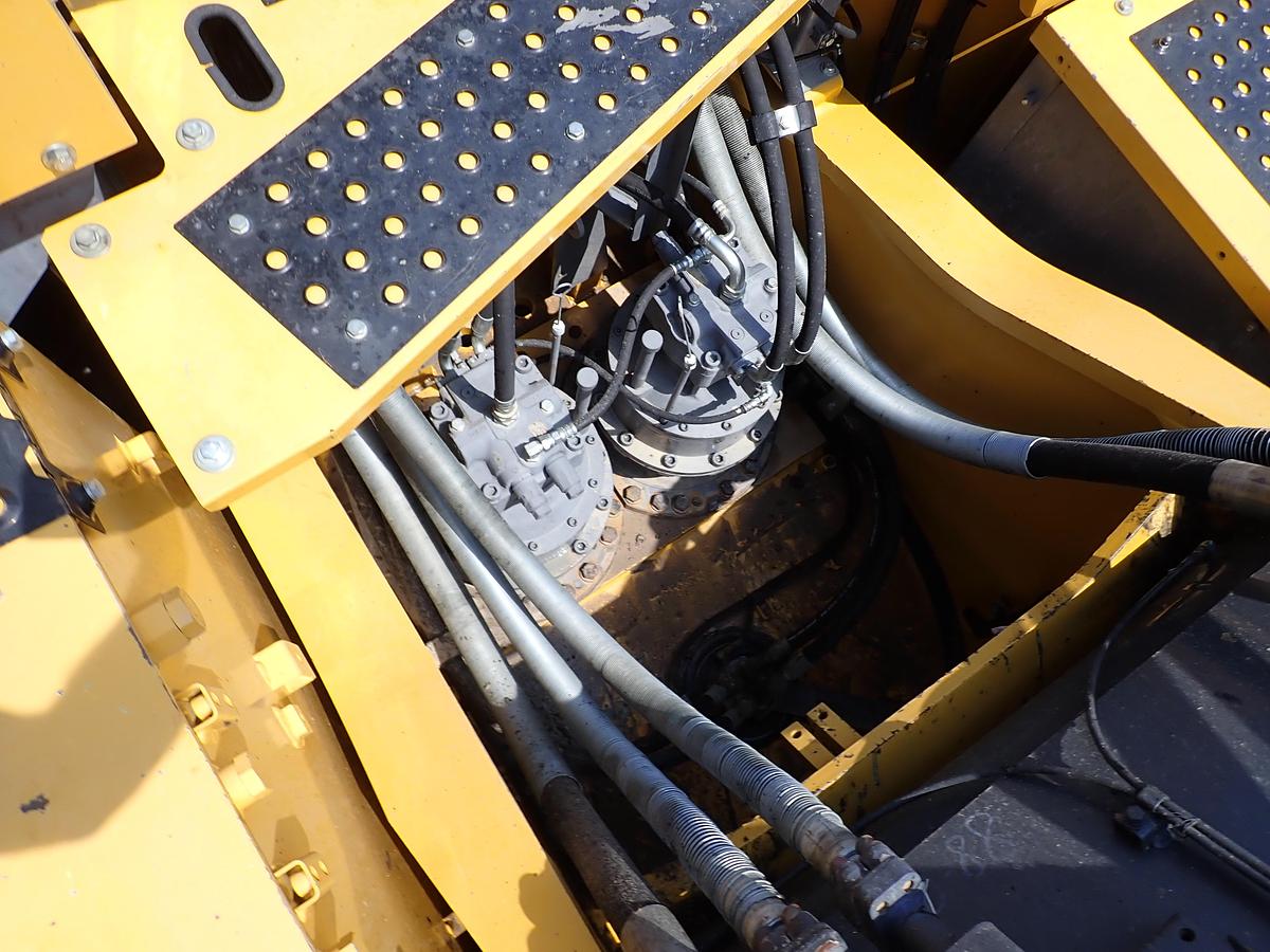 Used 2021 John Deere 870G LC Hydraulic Excavator MASS EXCAVATING BOOM