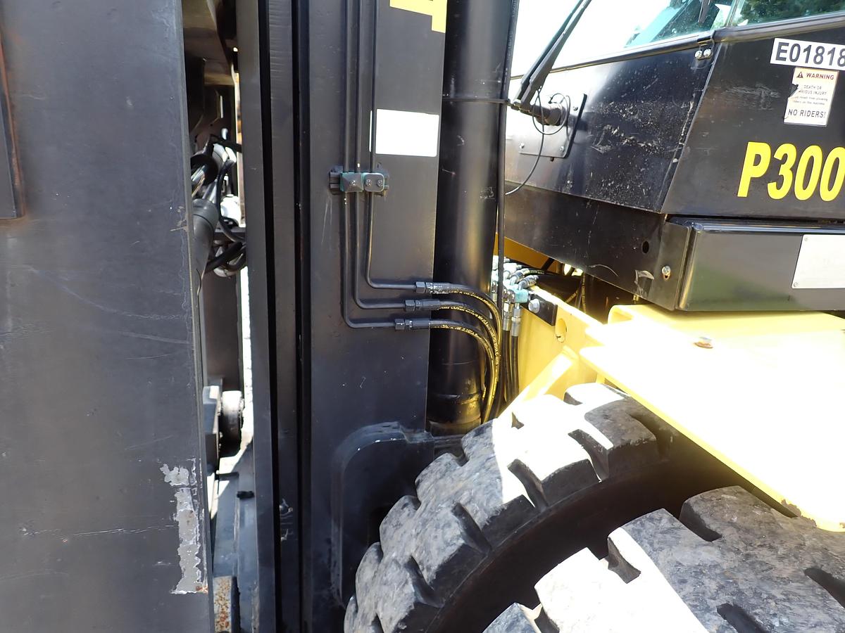 Used 2015 Hoist P300 30,000 Lb Forklift LOW HOURS!