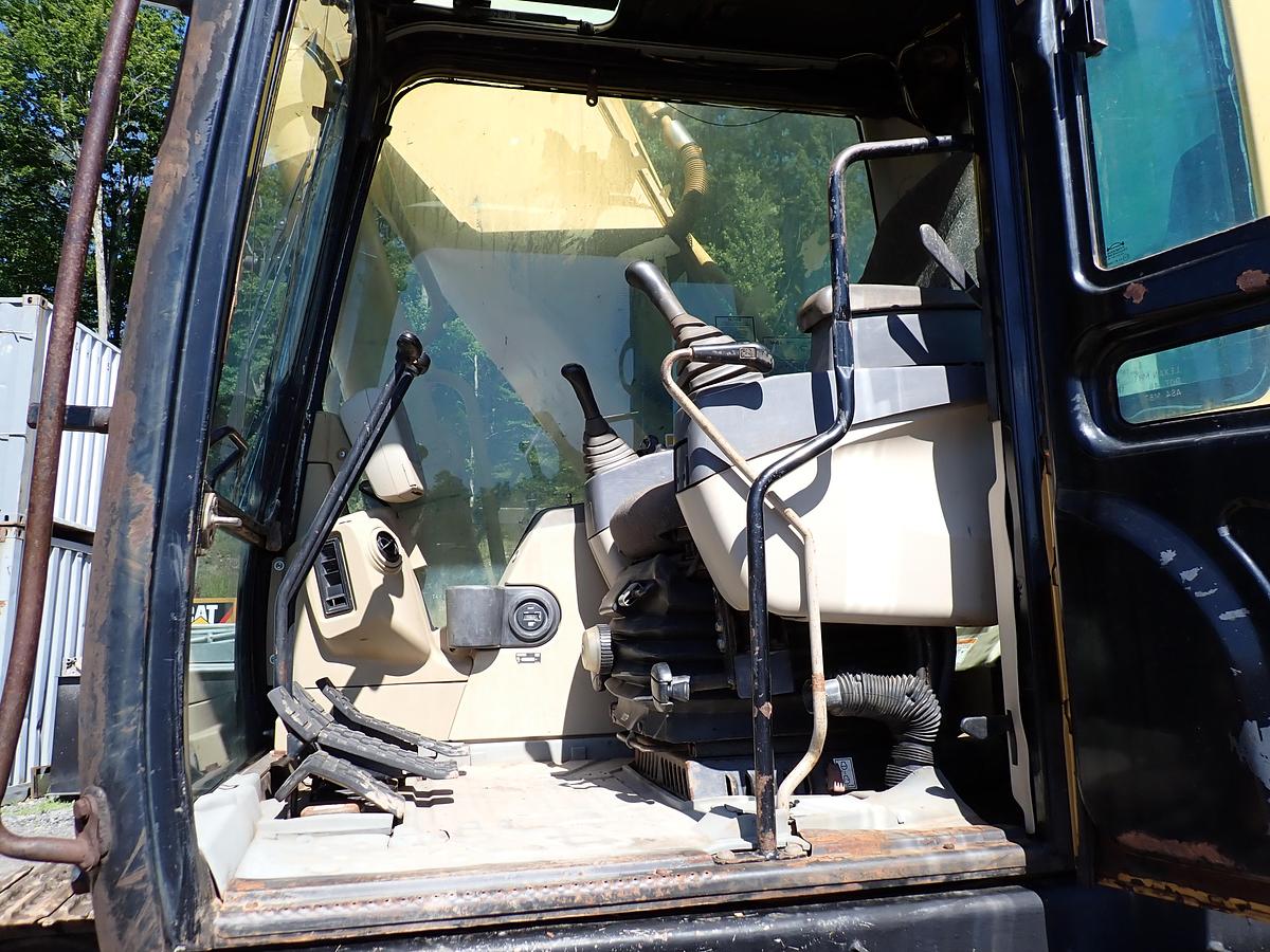 Used 2004 CAT 330CL Hydraulic Excavator