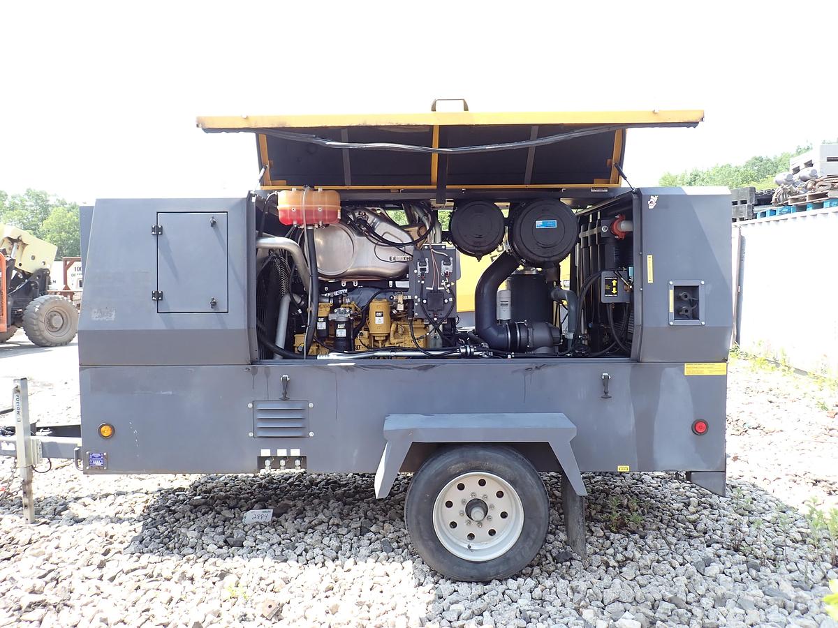 Used 2019 Atlas Copco XAS950CD8 950 CFM Air Compressor 1496 HOURS