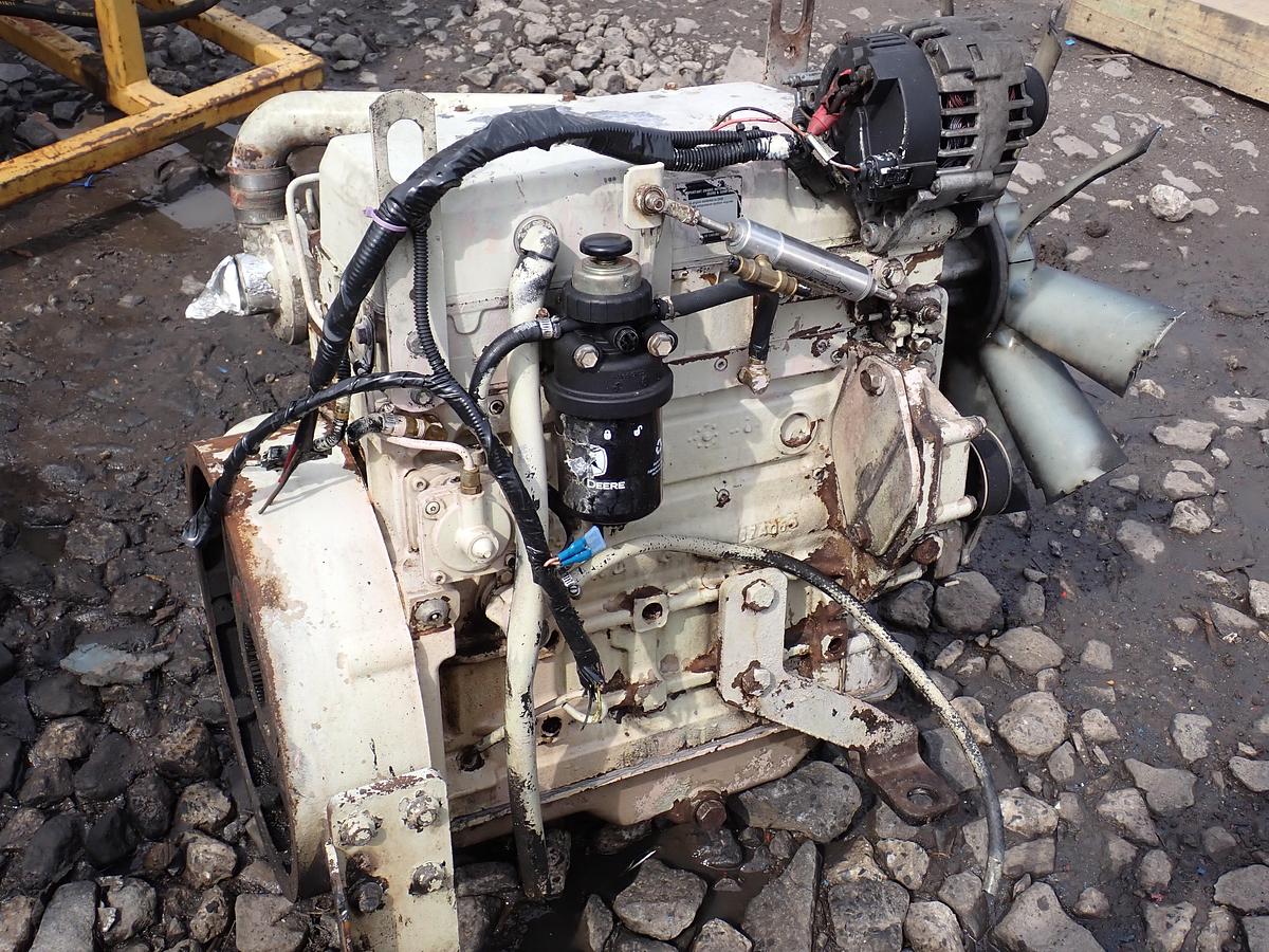 Used 2005 John Deere 4024TF270