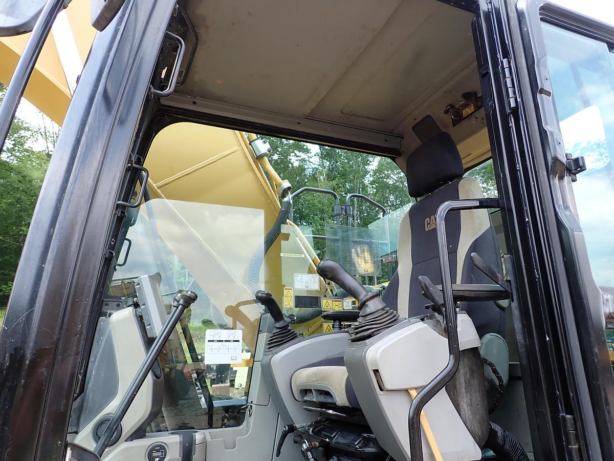 Used 2013 CAT 320EL