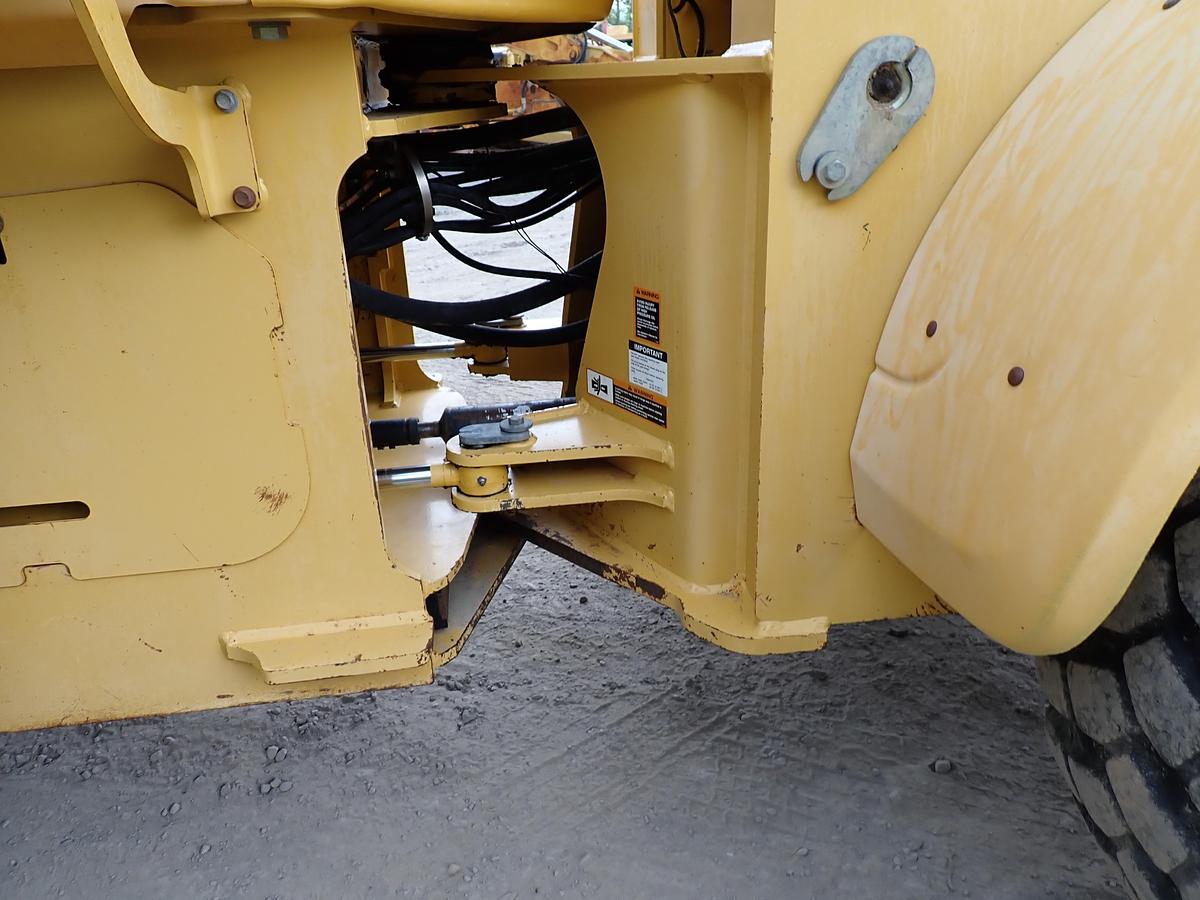 Used 2001 John Deere 624H Wheel Loader